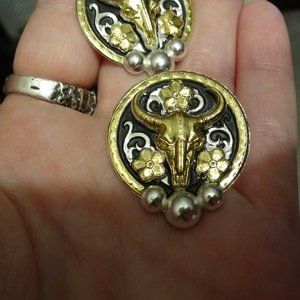 Montana west steer head earrings new in box